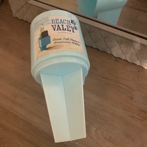FREE WITH ANY PURCHASE Beach valet sand cup holder